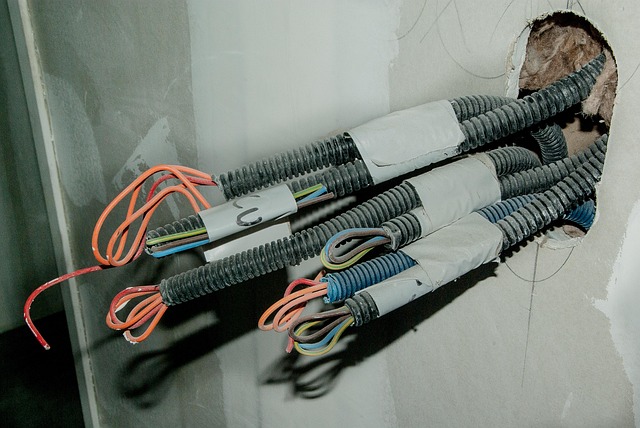 Elektrikář má speciální vybavení.